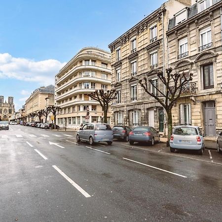 Le Jardinet, Face A La Cathedrale, Baignoire - Rdc Apartment Реймс Екстериор снимка