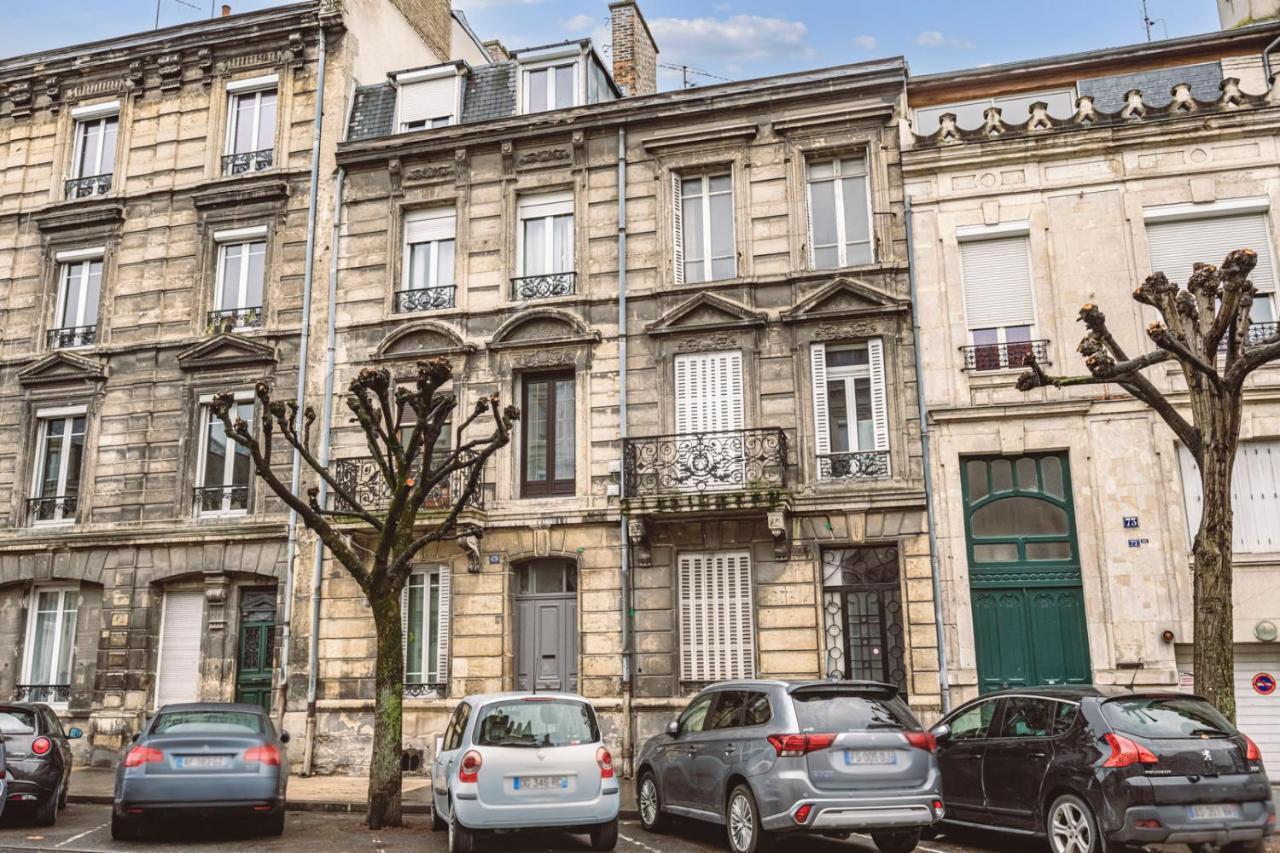 Le Jardinet, Face A La Cathedrale, Baignoire - Rdc Apartment Реймс Екстериор снимка